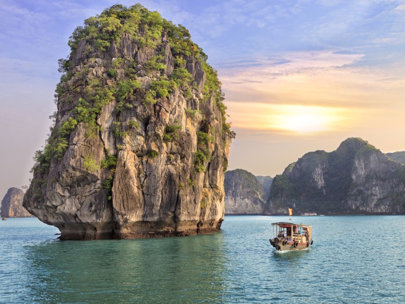 Felsen-Halong Bucht-Vietnam