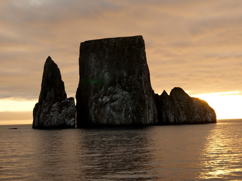 Felsen mitten im Ozean