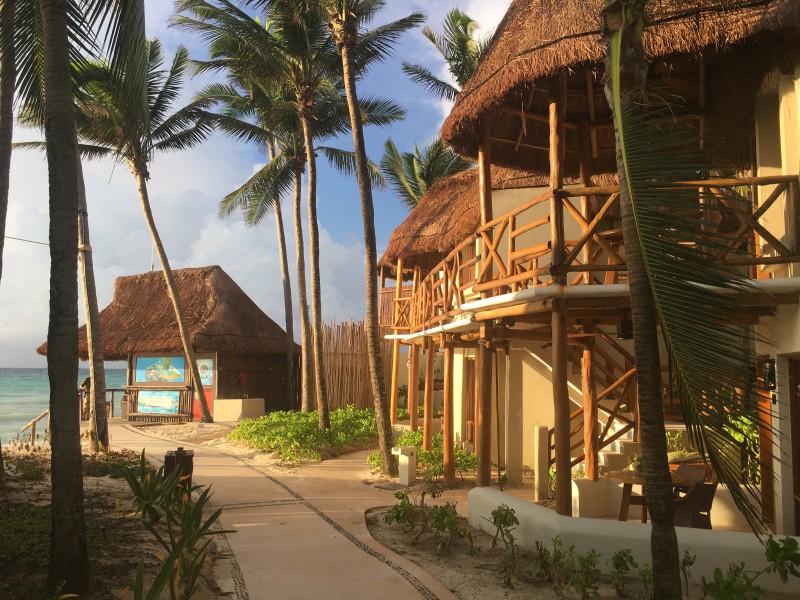 Mahekal Beach - Bungalows