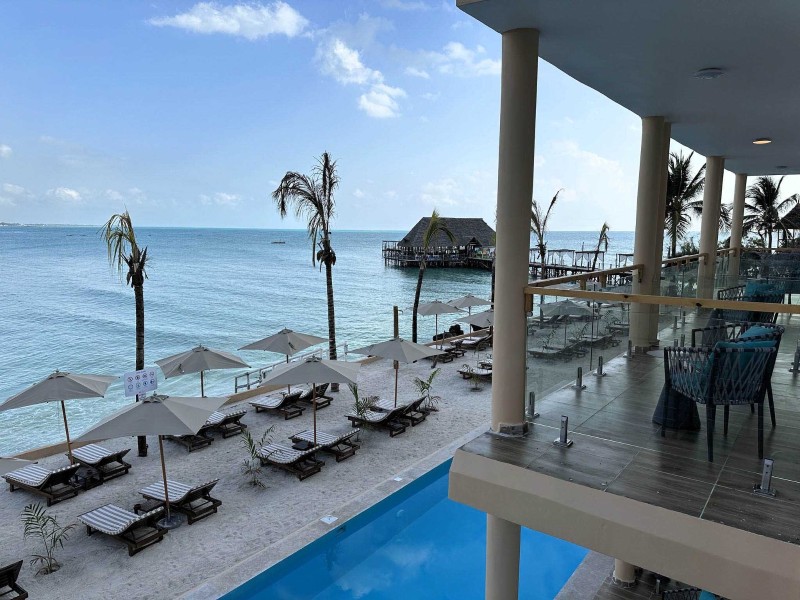 Reef and Beach Ocean Front Room