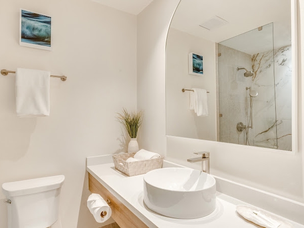 Fort George - Deluxe Queen Badezimmer