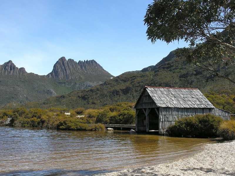 Hut in a lake in Cradle Mountain