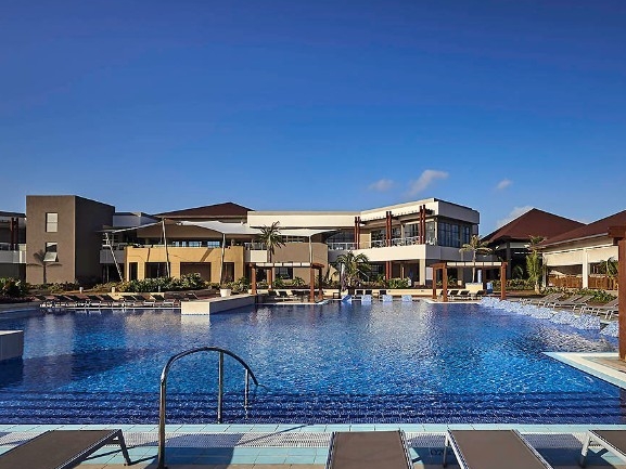 Pullman - Hotel Building