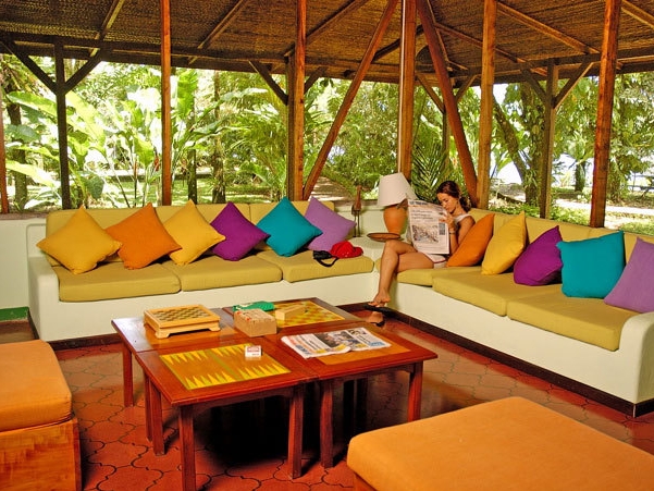 Tortuga Lodge Lounge