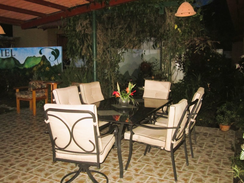 Groove Inn - Restaurant