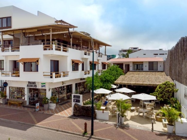 Plaza Suites