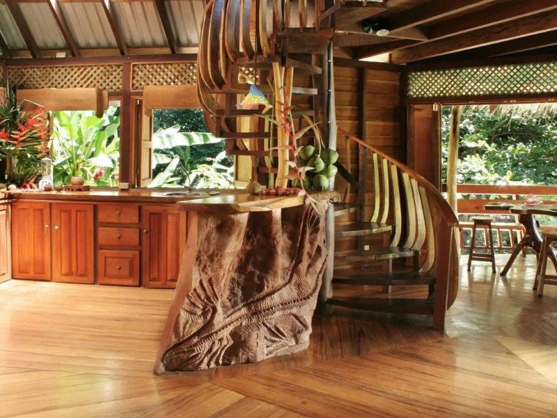 Tree House Lodge - Küche & Wohnzimmer