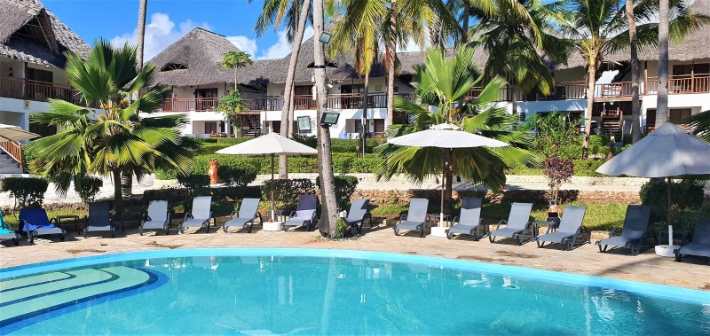 Paradise Beach Resort Pool