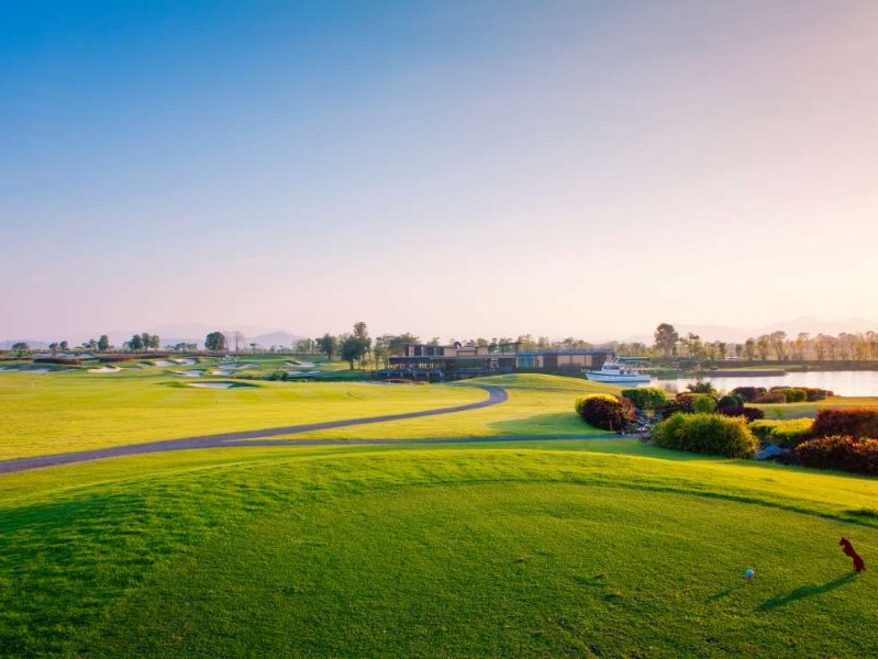 Rancho Charnvee Country Club 