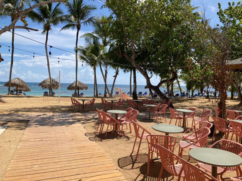 Bahia Principe - Strand Lounge
