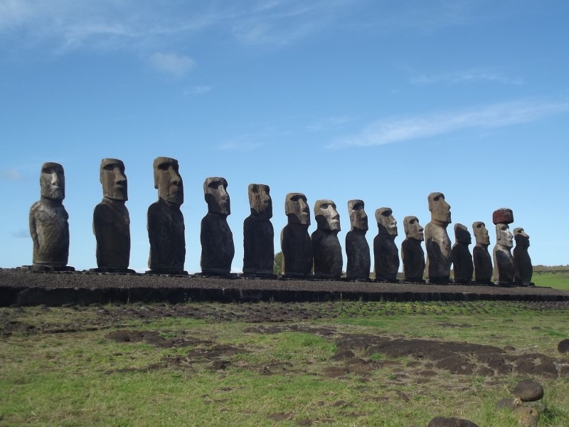  Easter Island moai
