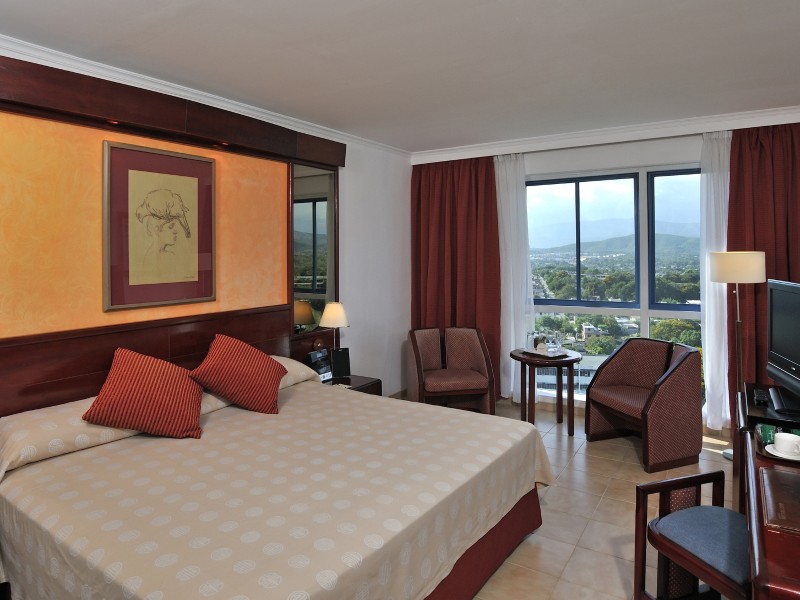 Melia Santiago - Standard The Level