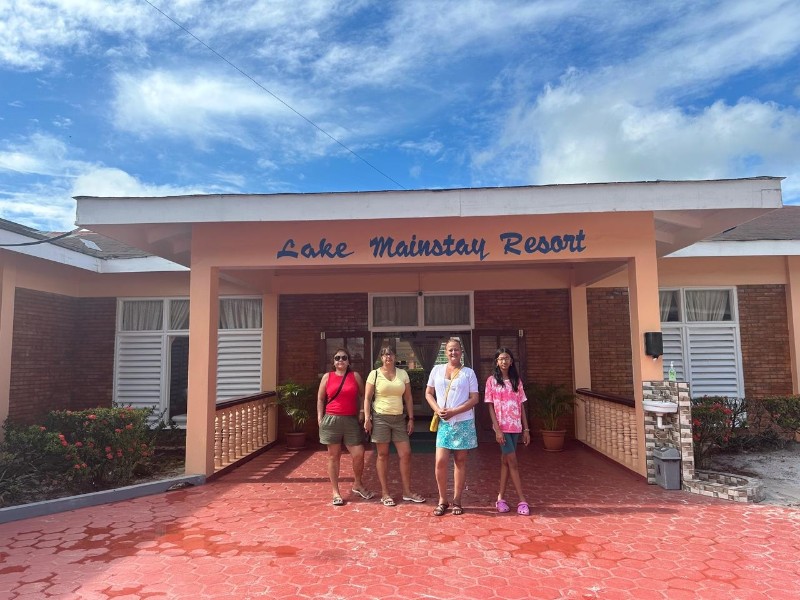 Visitors at Lake Mainstay Resort