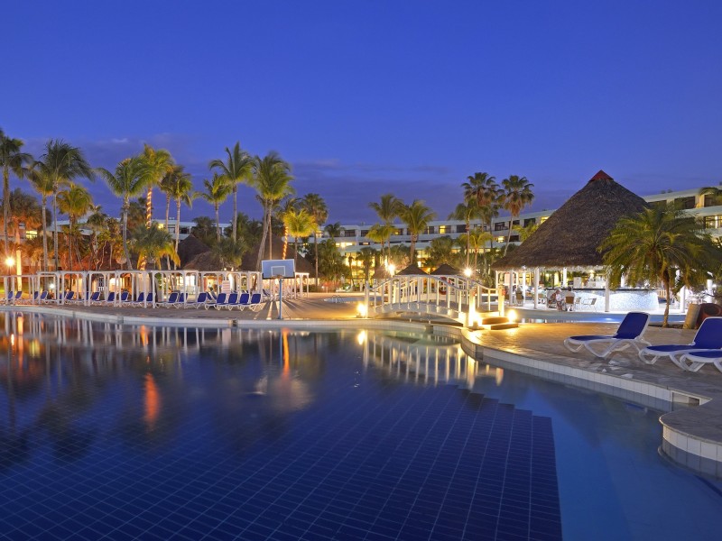 Sol Palmeras - Pool Abendstimmung