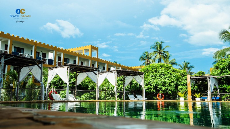 Reef and Beach Resort Swimmping Pool