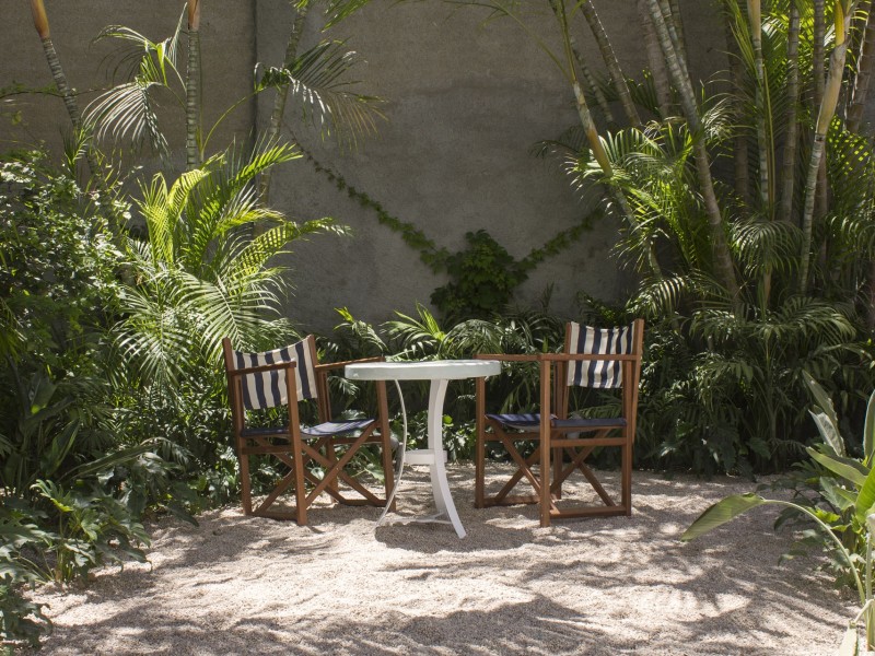 Baja Club - Garden Room