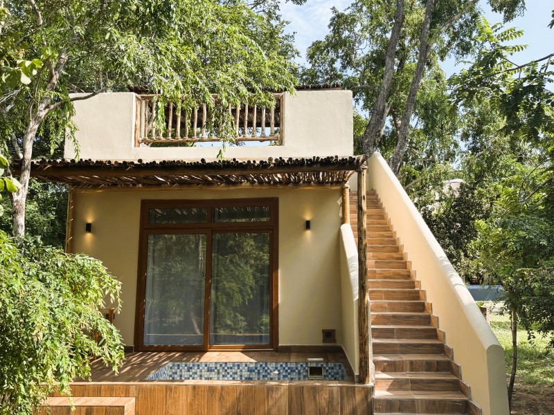 Tanzania - Hotel room - External view 