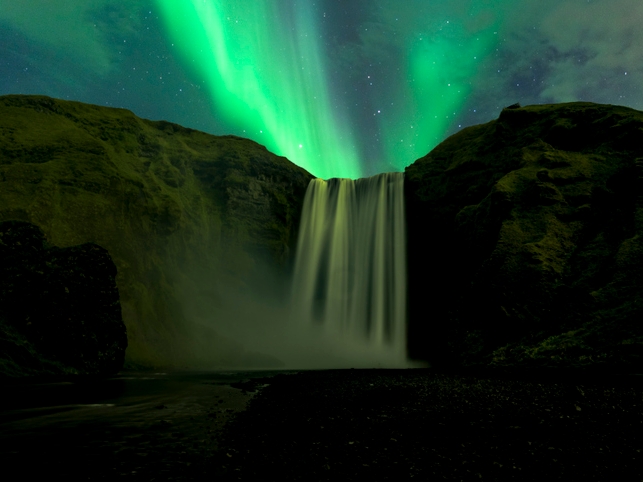 Nordlichter - Skogafoss - Island
