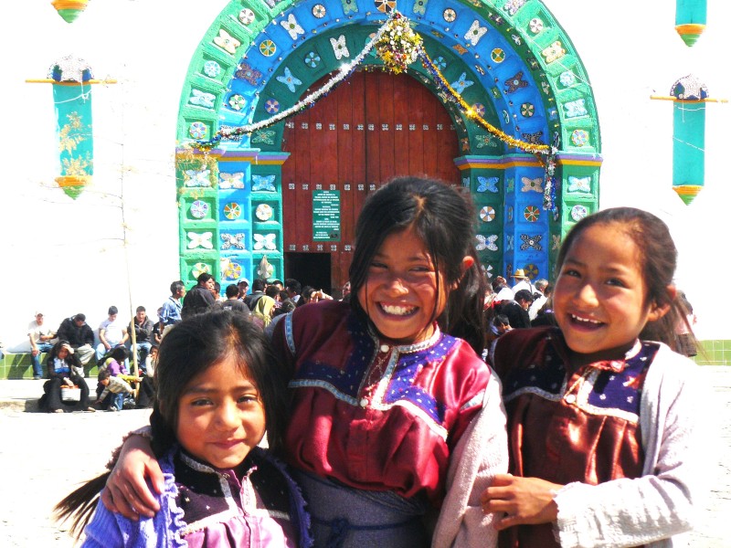 San Juan Chamula - Kinder vor Kirche