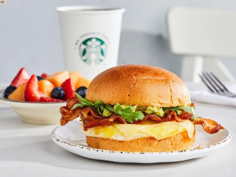 Courtyard Gainesville Starbucks & Essen