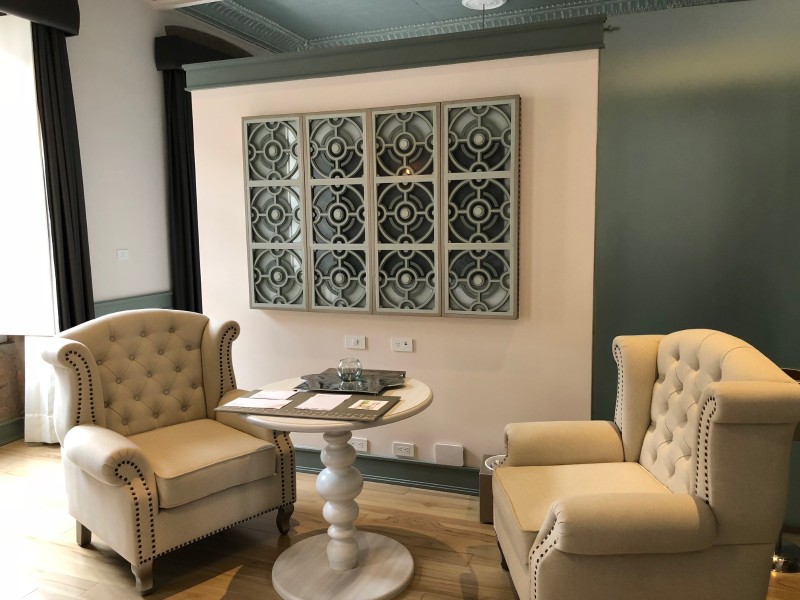 Aufenthaltsbereich in der Suite