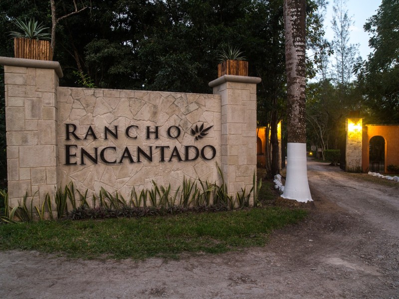 Rancho Encantado - Hoteleinfahrt