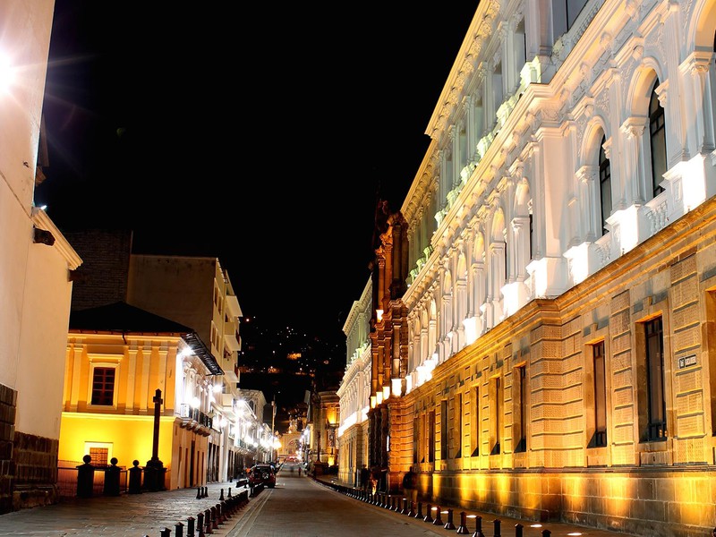 Quito bei Nacht