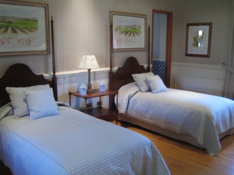 Twin bed room at Matetic Vineyards