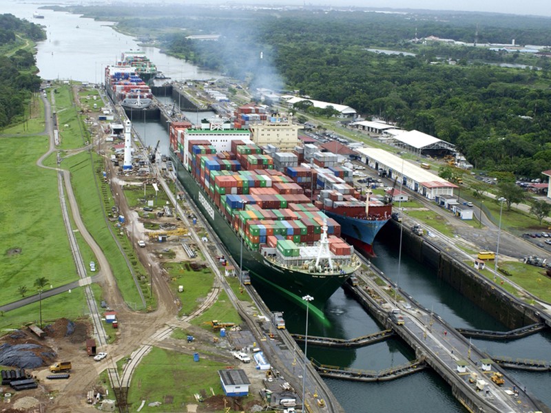 Frachter Panama Kanal