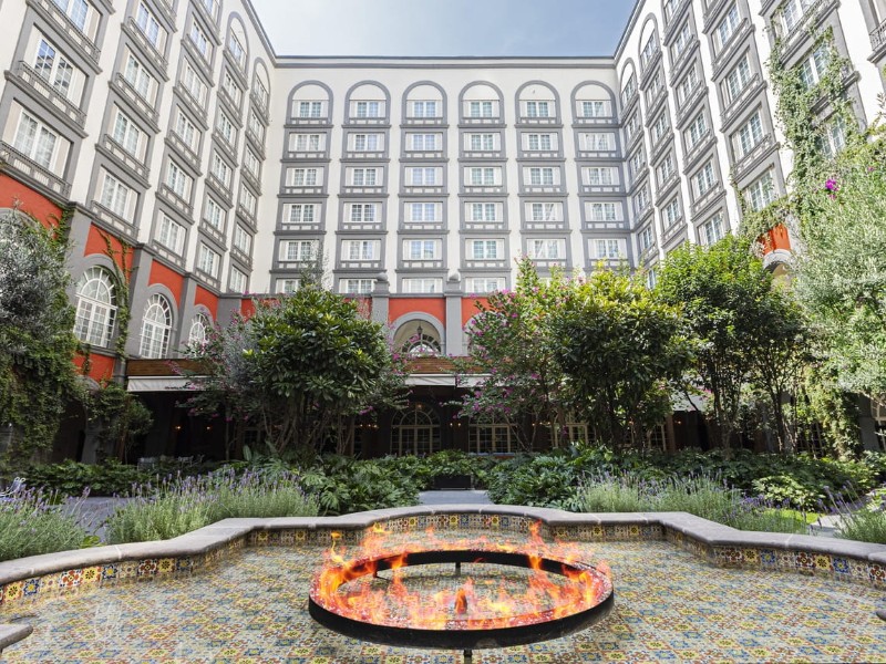 Four Seasons - Hotelfassade Patio