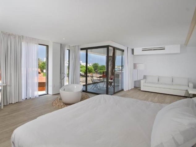 Suite mit teilweisem Meeresblick