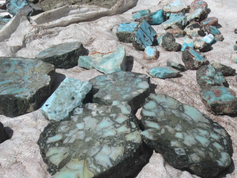 Larimar Steine