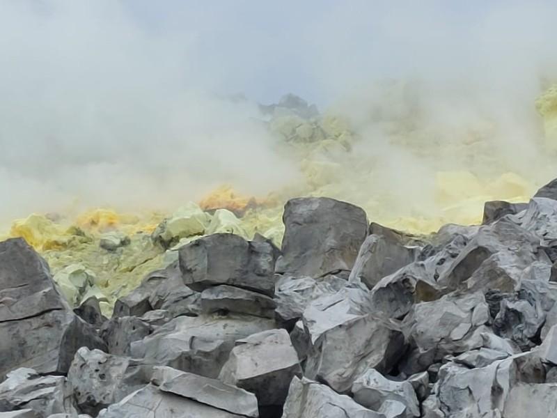 Steaming sulphur mines