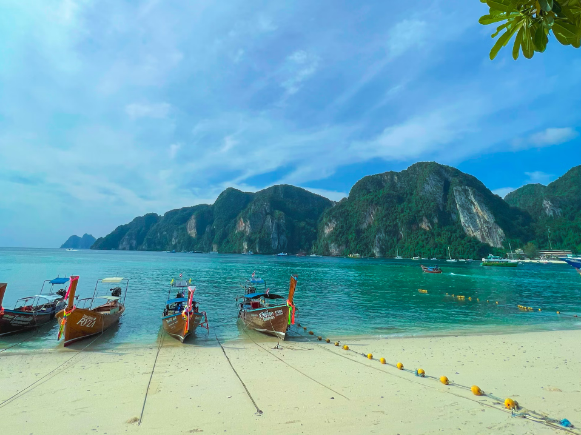 Phi Phi Island Beach Hopping (from Koh P
