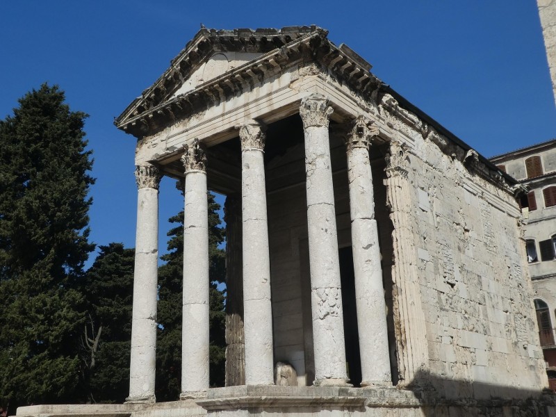 Pula Architecture