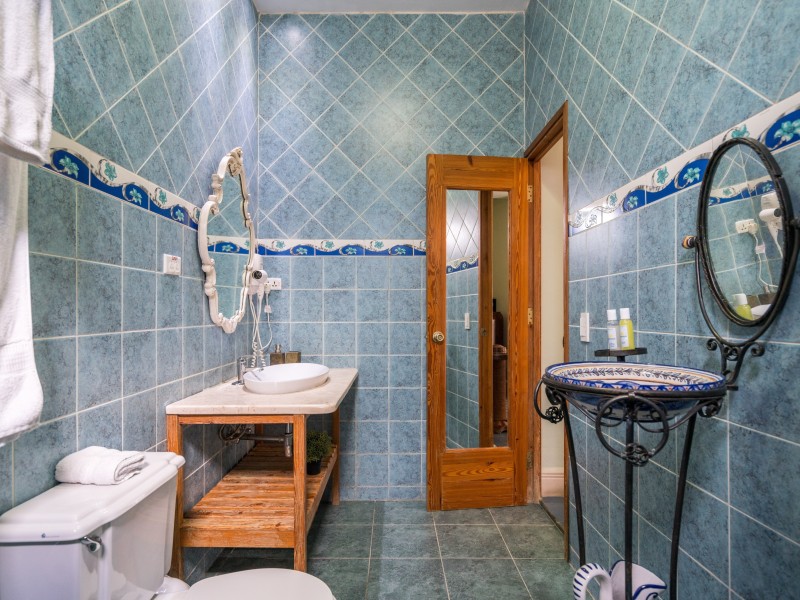 Hostal San Lazaro - Blue marble Bad