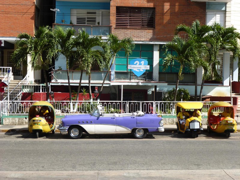 Havana - Classic Cars and Cocotaxis