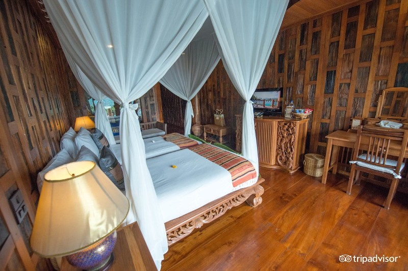 Supreme Deluxe Pool Acces