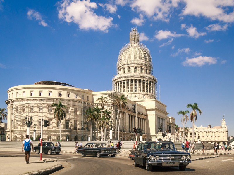 Oldtimer vor Capitolio