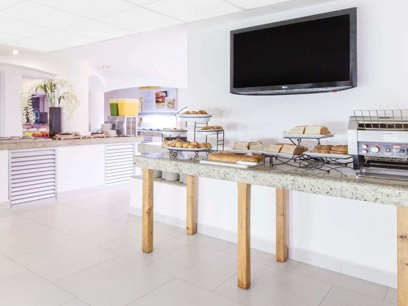 Adhara Express - Cafeteria