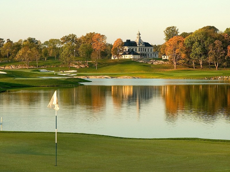 Bro Hof Slott Castle Course © Golf Club