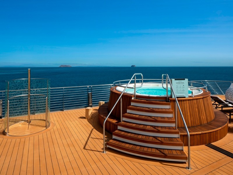 Celebrity Flora Jacuzzi