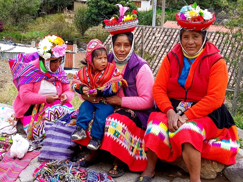 Peru - Indigenas in Ollantaytambo