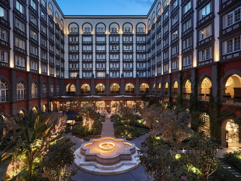 Four Seasons - Patio Abendstimmung