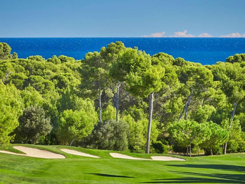 Hills Course Infinitum