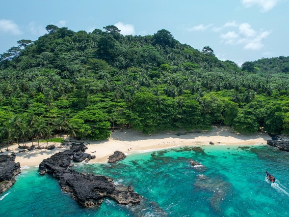 Luftaufnahme - Ilheu das Rolas -São Tomé