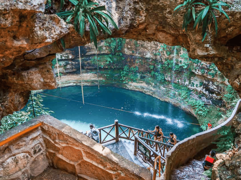 Chichen Itza Cenote with entrance fees i