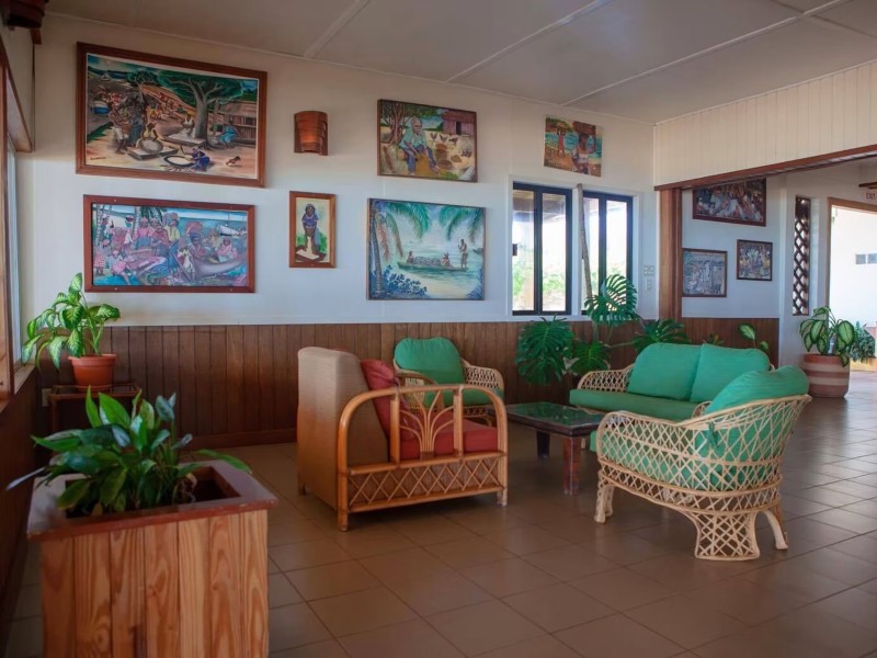Pelican Beach Resort - Lobby