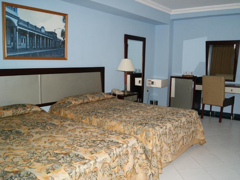 Hotel Cadilac - Schlafzimmer