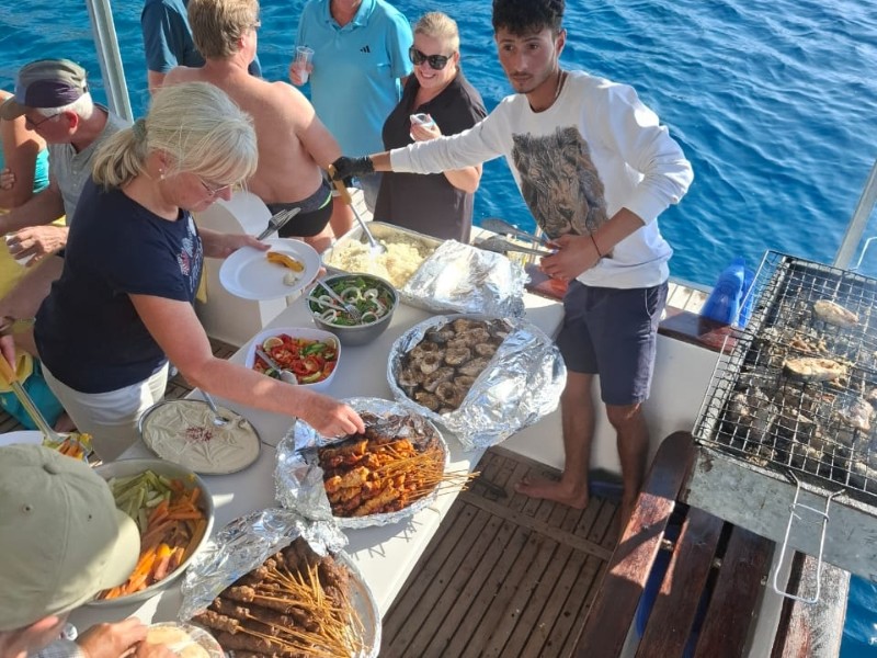 BBQ Lunch Boat Cruise